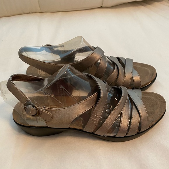 Dansko Shoes Dansko Sandals Size 39 Goldsilver Tone In Color Poshmark